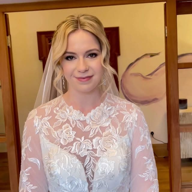Hair and makeup for bride Jessie ahead of her winter wedding